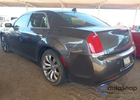 2019 Chrysler 300 Limited z USA, uszkodzony, nr VIN 2C3CCAEGXKH631373